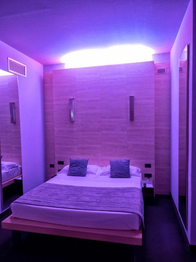 Hotel Europa Pallazzolo sullʼOglio エクステリア 写真