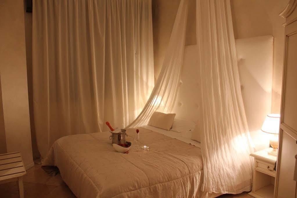 Hotel Europa Pallazzolo sullʼOglio エクステリア 写真