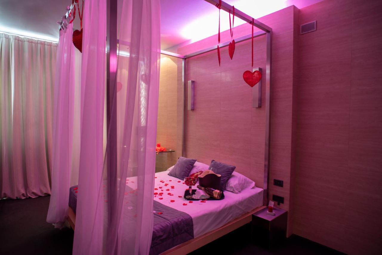 Hotel Europa Pallazzolo sullʼOglio エクステリア 写真