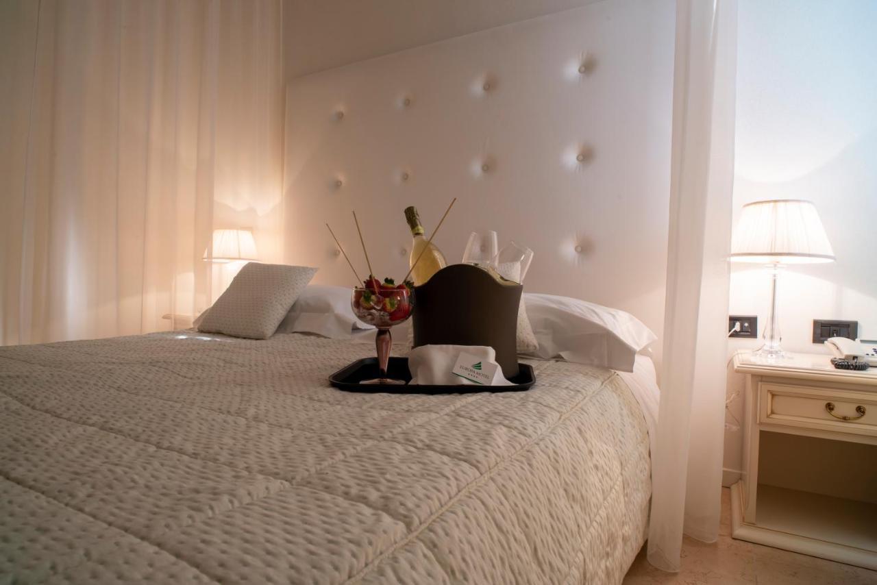 Hotel Europa Pallazzolo sullʼOglio エクステリア 写真